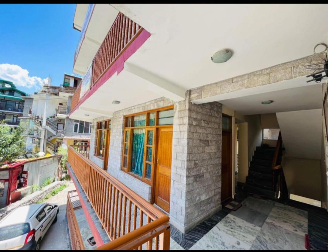 Hotel Hadimba Regency ! Free 4 Wheeler Parking ! Mountain View Rooms ! Near Mall Road Manali - Manali (Himachal Pradesh) — Photos 1